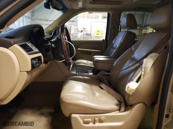 2011 Cadillac Escalade Luxury with VIN 1GYS4BEF6BR104278, listed as a Copart auction lot 39208134 with NaN miles and Salvage Title. Bid and sale history available at carsss.com. Image 7.