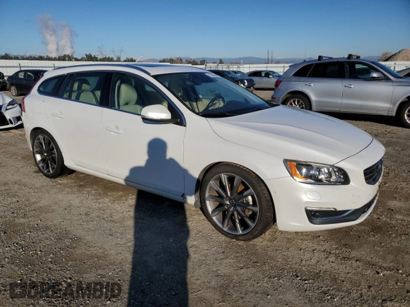 2015 Volvo V60 T5 Drive-E Platinum with VIN YV140MEM1F1266256, listed as a Copart auction lot 83092644 with 44,048 mi miles and Salvage title. Bid and sale history available at DreamBid. Image 4.