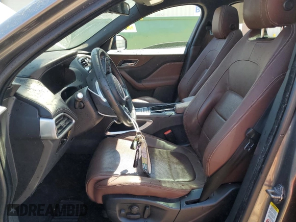 2017 Jaguar F-Pace S z VIN SADCM2BV1HA488777, wystawiony jako Copart lot #53279475 z przebiegiem Nie podano mil oraz Szkoda całkowita • Salvage title. Historia ofert i sprzedaży dostępna na DreamBid. Obrazek 7.