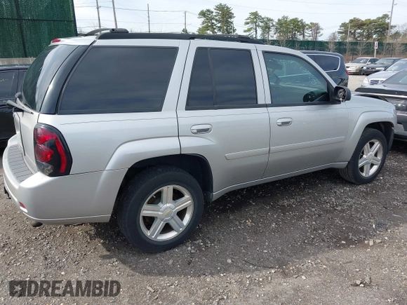 2007 Chevrolet TrailBlazer LS with VIN 1GNDT13S072146593, listed as a IAAI auction lot 42027052 with 163,921 mi miles. Bid and sale history available at carsss.com. Image 4.