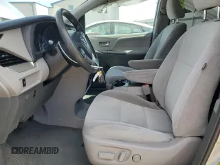 2019 Toyota Sienna LE Auto Access Seat with VIN 5TDKZ3DC9KS018310, listed as a Copart auction lot 55146415 with 117,536 mi miles and Salvage title. Bid and sale history available at DreamBid. Image 7.