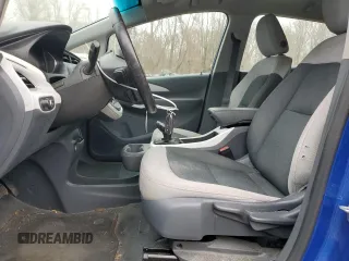 2021 Chevrolet Bolt EV LT z VIN 1G1FY6S00M4108726, wystawiony jako Copart lot #48897155 z przebiegiem 142 422 mil mil oraz Szkody całkowita. Historia ofert i sprzedaży dostępna na DreamBid. Obrazek 7.