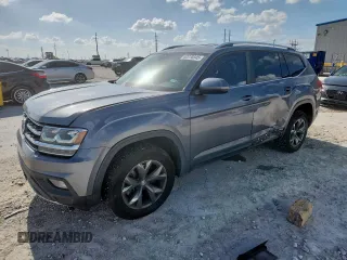 2018 Volkswagen Atlas SE with VIN 1V2LR2CAXJC510230, listed as a Copart auction lot 62270345 with 104,976 mi miles and Salvage title. Bid and sale history available at DreamBid. Image 1.