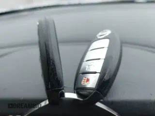 2018 Nissan Pathfinder S z VIN 5N1DR2MN7JC621109, wystawiony jako IAAI lot #42184064 z przebiegiem 135 902 mil mil oraz . Historia ofert i sprzedaży dostępna na DreamBid. Obrazek 11.