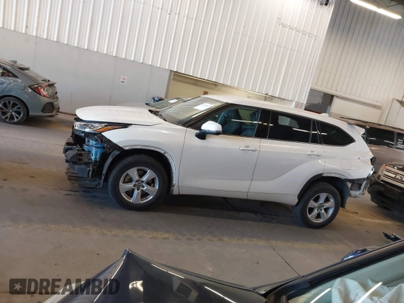 2020 Toyota Highlander LE with VIN 5TDBZRBH4LS020811, listed as a IAAI auction lot 42239163 with 88,757 mi miles and . Bid and sale history available at DreamBid. Image 15.