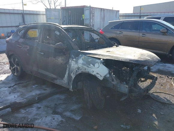 2017 Hyundai Tucson Value with VIN KM8J33A28HU322835, listed as a IAAI auction lot 41625418 with 1 mi miles. Bid and sale history available at carsss.com. Image 1.