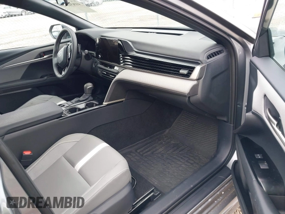 2025 Toyota Camry LE с VIN 4T1DBADK5SU510042, выставлен на аукционе IAAI как лот 41834173 с пробегом 6 975 миль миль и . История ставок и продаж доступна на DreamBid. Изображение 5.