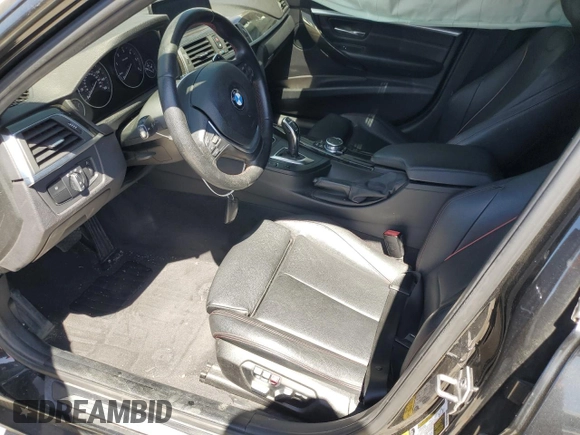 2016 BMW 3 Series 328d z VIN WBA8E5C54GK388631, wystawiony jako Copart lot #58762664 z przebiegiem Nie podano mil oraz Czysty tytuł • Clean title. Historia ofert i sprzedaży dostępna na DreamBid. Obrazek 7.
