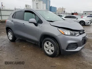2020 Chevrolet Trax LS with VIN 3GNCJNSBXLL238345, listed as a Copart auction lot 81123504 with 33,505 mi miles and Salvage Title. Bid and sale history available at carsss.com. Image 4.