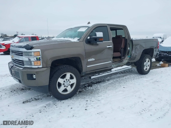 2015 Chevrolet Silverado 2500HD Built After Aug 14 High Country with VIN 1GC1KXE89FF543780, listed as a IAAI auction lot 41557608 with 164,171 mi miles. Bid and sale history available at carsss.com. Image 18.