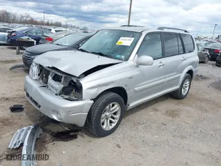 2004 Suzuki XL-7 LX with VIN JS3TX92V944101432, listed as a IAAI auction lot 41921181 with 97,289 mi miles. Bid and sale history available at carsss.com. Image 2.