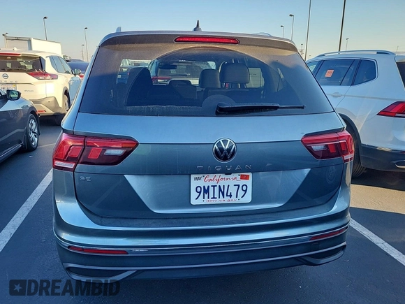 2024 Volkswagen Tiguan SE with VIN 3VV3B7AX5RM107598, listed as a IAAI auction lot 42796418 with 25,762 mi miles and . Bid and sale history available at DreamBid. Image 8.