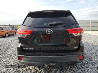 2017 Toyota Highlander LE with VIN 5TDBZRFH0HS396813, listed as a Copart auction lot 60111765 with 101,782 mi miles and Salvage title. Bid and sale history available at DreamBid. Image 6.