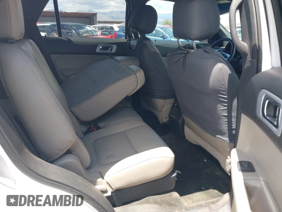 2013 Ford Explorer XLT z VIN 1FM5K7D9XDGB63233, wystawiony jako IAAI lot #42571747 z przebiegiem 228 024 mil mil oraz . Historia ofert i sprzedaży dostępna na DreamBid. Obrazek 8.