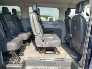 2018 Ford Transit Passenger XL z VIN 1FBZX2YG2JKB39878, wystawiony jako Copart lot #54557905 z przebiegiem 132 974 mil mil oraz Szkody całkowita. Historia ofert i sprzedaży dostępna na DreamBid. Obrazek 11.