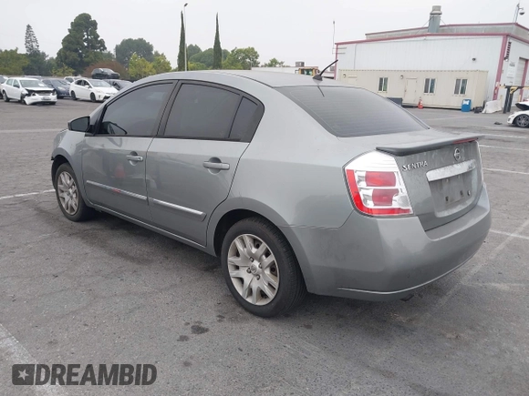 2012 Nissan Sentra SR z VIN 3N1AB6APOCL641642, wystawiony jako IAAI lot #42475409 z przebiegiem 185 419 mil mil oraz . Historia ofert i sprzedaży dostępna na DreamBid. Obrazek 3.