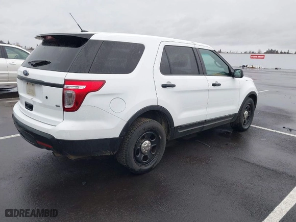 2015 Ford Utility Police Interceptor with VIN 1FM5K8AR1FGA46430, listed as a IAAI auction lot 41598988 with 137,809 mi miles. Bid and sale history available at carsss.com. Image 4.