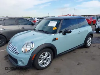 2012 MINI Hardtop z VIN WMWSU3C5XCT543913, wystawiony jako IAAI lot #42344874 z przebiegiem 108 245 mil mil oraz . Historia ofert i sprzedaży dostępna na DreamBid. Obrazek 18.