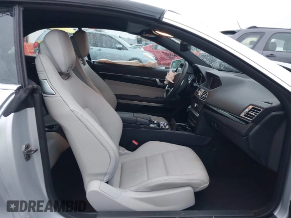2016 Mercedes-Benz E 400 with VIN WDDKK6FF3GF313039, listed as a IAAI auction lot 40907228 with 31,540 mi miles and . Bid and sale history available at carsss.com. Image 5.