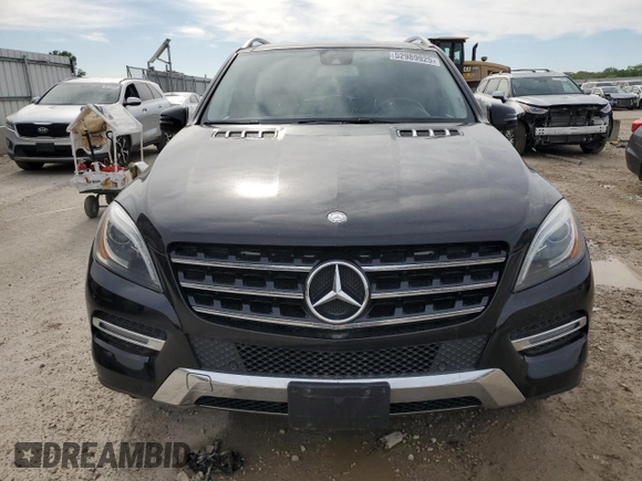 2014 Mercedes-Benz M 350 with VIN 4JGDA5HB2EA330804, listed as a Copart auction lot 52989925 with 127,003 mi miles and Salvage title. Bid and sale history available at DreamBid. Image 5.