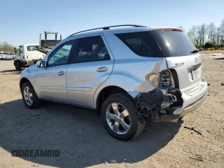 2006 Mercedes-Benz M 500 z VIN 4JGBB75E96A023923, wystawiony jako Copart lot #52966925 z przebiegiem 129 575 mil mil oraz Szkoda całkowita • Salvage title. Historia ofert i sprzedaży dostępna na DreamBid. Obrazek 2.