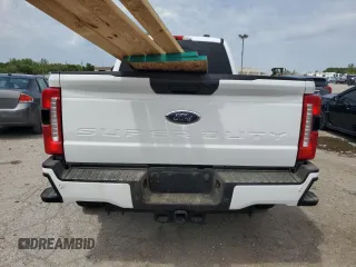 2023 Ford F-250 XL with VIN 1FT8W2BTXPEC34552, listed as a Copart auction lot 65428444 with 39,595 mi miles and Salvage title. Bid and sale history available at DreamBid. Image 6.
