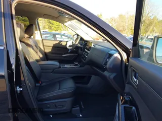 2024 Nissan Pathfinder SL с VIN 5N1DR3CC9RC219030, выставлен на аукционе IAAI как лот 40865085 с пробегом 1 173 миль миль и . История ставок и продаж доступна на DreamBid. Изображение 5.