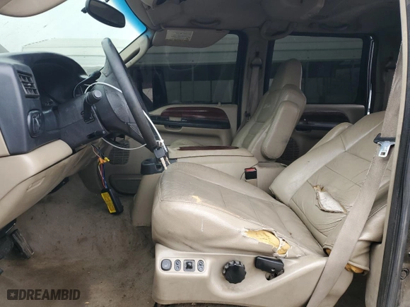 2005 Ford Excursion Limited with VIN 1FMSU43P75EA12648, listed as a Copart auction lot 41816385 with 322,576 mi miles and Salvage Title. Bid and sale history available at carsss.com. Image 7.