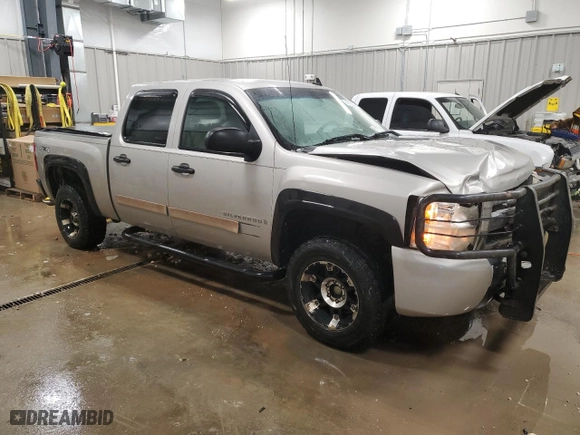 2007 Chevrolet Silverado 1500 LS with VIN 2GCEK13C871722715, listed as a Copart auction lot 41488155 with 264,584 mi miles and Clean Title. Bid and sale history available at carsss.com. Image 4.