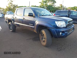 2006 Toyota Tacoma z VIN 5TELU42N26Z231279, wystawiony jako IAAI lot #41524672 z przebiegiem 245 282 mil mil oraz . Historia ofert i sprzedaży dostępna na DreamBid. Obrazek 1.