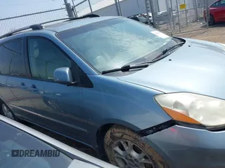 2006 Toyota Sienna XLE with VIN 5TDZA22C46S470450, listed as a IAAI auction lot 42034110 with 277,119 mi miles. Bid and sale history available at carsss.com. Image 13.