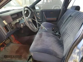 1989 Chevrolet Celebrity z VIN 1G1AW81R2K6232509, wystawiony jako Copart lot #55310485 z przebiegiem 84 848 mil mil oraz Tytuł czysty. Historia ofert i sprzedaży dostępna na DreamBid. Obrazek 7.