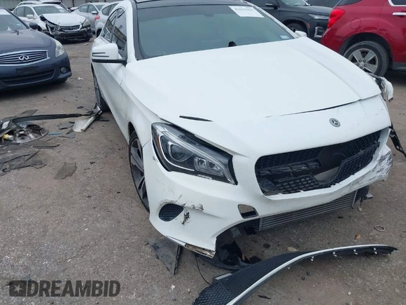 2019 Mercedes-Benz CLA 250 z VIN WDDSJ4EB1KN719681, wystawiony jako IAAI lot #41621921 z przebiegiem 35 672 mil mil oraz . Historia ofert i sprzedaży dostępna na DreamBid. Obrazek 1.