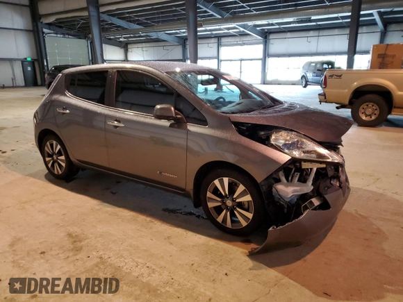 2015 Nissan LEAF SV with VIN 1N4AZ0CP4FC330885, listed as a Copart auction lot 72286732 with 31,960 mi miles. Bid and sale history available at carsss.com. Image 4.