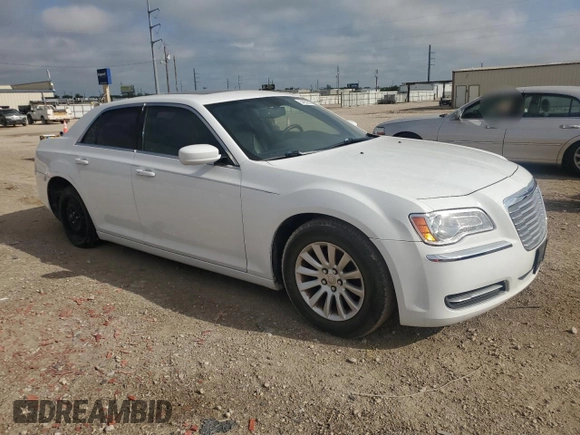 2013 Chrysler 300 z VIN 2C3CCAAG2DH533219, wystawiony jako Copart lot #54202515 z przebiegiem 192 531 mil mil oraz Czysty tytuł • Clean title. Historia ofert i sprzedaży dostępna na DreamBid. Obrazek 4.
