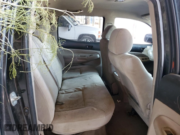 2006 Toyota Tacoma PreRunner z VIN 5TEJU62N56Z246796, wystawiony jako Copart lot #58404805 z przebiegiem Nie podano mil oraz Szkoda całkowita • Salvage title. Historia ofert i sprzedaży dostępna na DreamBid. Obrazek 10.