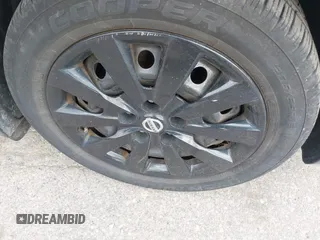 2015 Nissan Sentra SR with VIN 3N1AB7AP5FY293723, listed as a IAAI auction lot 42168043 with 72,092 mi miles and . Bid and sale history available at DreamBid. Image 12.