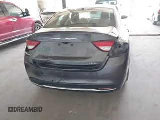 2015 Chrysler 200 Limited z VIN 1C3CCCAB7FN564539, wystawiony jako IAAI lot #42218003 z przebiegiem 110 084 mil mil oraz . Historia ofert i sprzedaży dostępna na DreamBid. Obrazek 6.