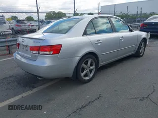 2007 Hyundai Sonata SE z VIN 5NPEU46F67H267976, wystawiony jako IAAI lot #42013063 z przebiegiem 211 890 mil mil oraz . Historia ofert i sprzedaży dostępna na DreamBid. Obrazek 4.