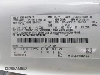 2019 Ford F-250 XL с VIN 1FT7W2A69KEG19732, выставлен на аукционе IAAI как лот 41925065 с пробегом 104 337 миль миль и . История ставок и продаж доступна на DreamBid. Изображение 9.