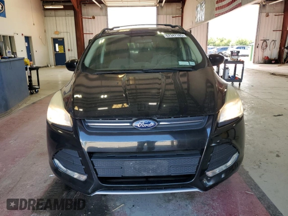 2013 Ford Escape SE with VIN 1FMCU9GXXDUC10995, listed as a Copart auction lot 62347185 with 131,631 mi miles and Salvage title. Bid and sale history available at DreamBid. Image 5.
