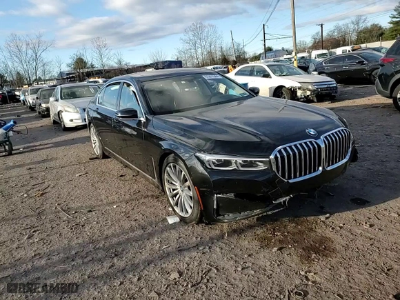 2020 BMW 7 Series 740i xDrive with VIN WBA7T4C04LCD18344, listed as a Copart auction lot 82823384 with 0 mi miles and Salvage Title. Bid and sale history available at carsss.com. Image 11.