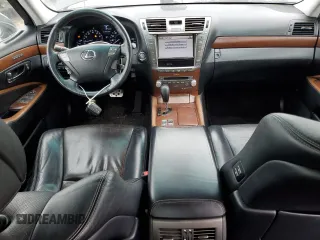 2011 Lexus LS 460 z VIN JTHBL5EF4B5103792, wystawiony jako Copart lot #42876635 z przebiegiem 127 906 mil mil oraz Szkoda całkowita • Salvage title. Historia ofert i sprzedaży dostępna na DreamBid. Obrazek 8.
