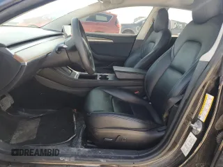 2021 Tesla Model 3 Standard Range Plus z VIN 5YJ3E1EA1MF077201, wystawiony jako Copart lot #49576465 z przebiegiem 34 809 mil mil oraz Szkody całkowita. Historia ofert i sprzedaży dostępna na DreamBid. Obrazek 7.