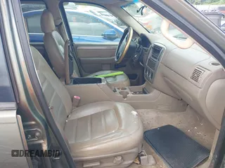 2004 Ford Explorer XLT z VIN 1FMZU73WX4UA64464, wystawiony jako IAAI lot #42655296 z przebiegiem 212 510 mil mil oraz . Historia ofert i sprzedaży dostępna na DreamBid. Obrazek 5.
