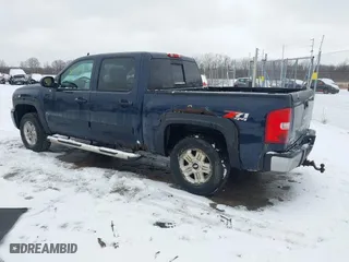 2007 Chevrolet Silverado 1500 LT w/1LT with VIN 3GCEK13367G527073, listed as a IAAI auction lot 41481444 with 169,642 mi miles. Bid and sale history available at carsss.com. Image 3.