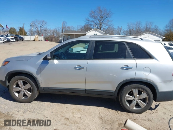 2013 Kia Sorento EX with VIN 5XYKU4A24DG390573, listed as a IAAI auction lot 41628998 with 137,145 mi miles and . Bid and sale history available at carsss.com. Image 14.