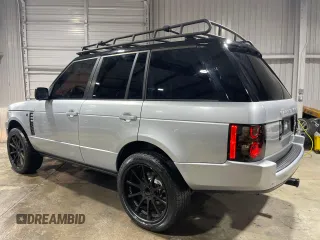 2011 Land Rover Range Rover HSE Lux z VIN SALMF1D42BA355759, wystawiony jako Copart lot #75747424 z przebiegiem 77 618 mil mil oraz Szkoda całkowita • Salvage title. Historia ofert i sprzedaży dostępna na DreamBid. Obrazek 3.