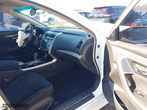 2013 Nissan Altima 2.5 SL with VIN 1N4AL3AP1DN532932, listed as a IAAI auction lot 41620524 with 160,515 mi miles. Bid and sale history available at carsss.com. Image 5.
