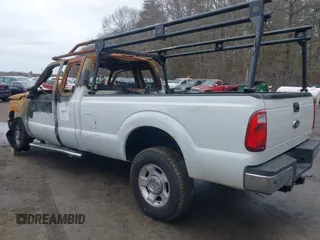2016 Ford Super Duty F-250 SRW XLT with VIN 1FT7X2B63GED44040, listed as a IAAI auction lot 40386582 with 1 mi miles. Bid and sale history available at carsss.com. Image 3.